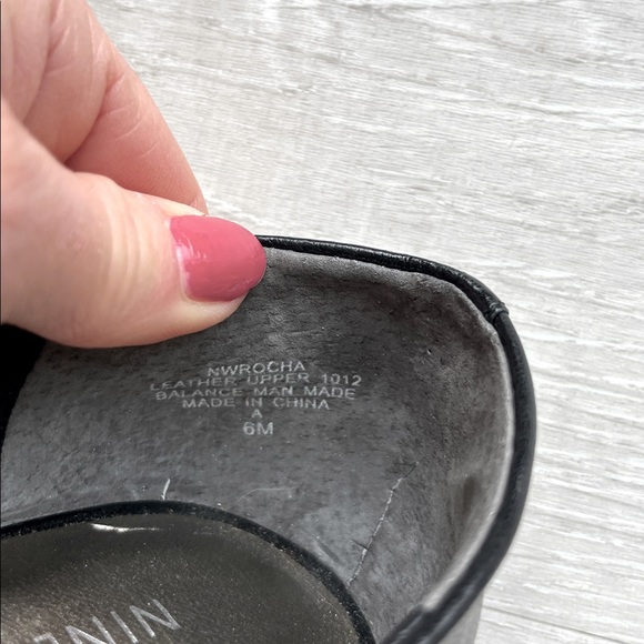 Nine West Black Platform Heel - Picture 9 of 9